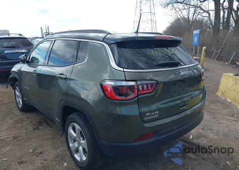 2018 Jeep Compass Latitude 4X4 z USA, uszkodzony, nr VIN 3C4NJDBB7JT176752